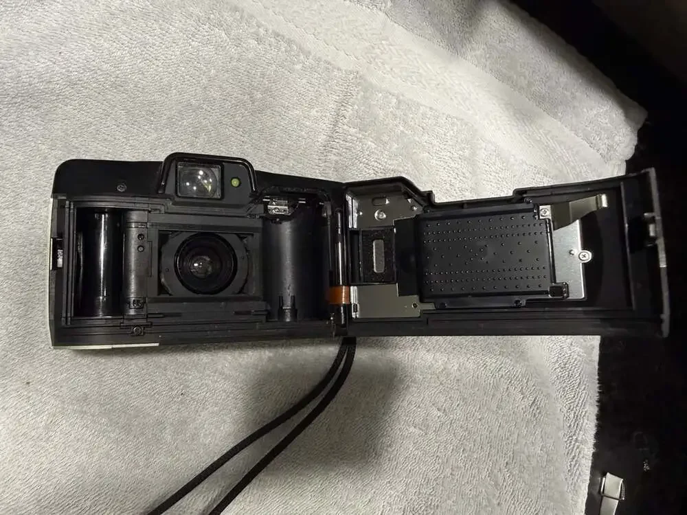 Canon Sure Shot 60 Zoom 35mm Film Camera